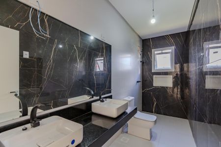 Casa à venda com 203m², 3 quartos e 4 vagasBanheiro da Suíte 2