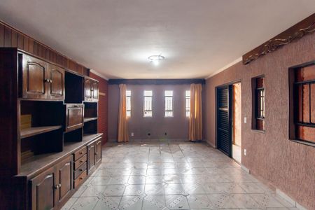 Casa à venda com 125m², 3 quartos e 2 vagasSala