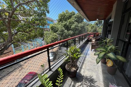 Apartamento à venda com 139m², 3 quartos e 2 vagas Apartamento à venda com 139m², 3 quartos e 2 vagasVaranda