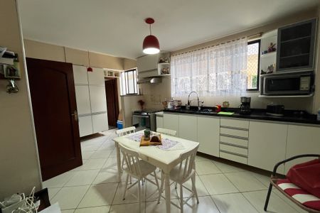 Apartamento à venda com 139m², 3 quartos e 2 vagas Apartamento à venda com 139m², 3 quartos e 2 vagasCozinha