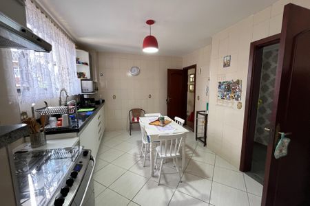Apartamento à venda com 139m², 3 quartos e 2 vagas Apartamento à venda com 139m², 3 quartos e 2 vagasCozinha