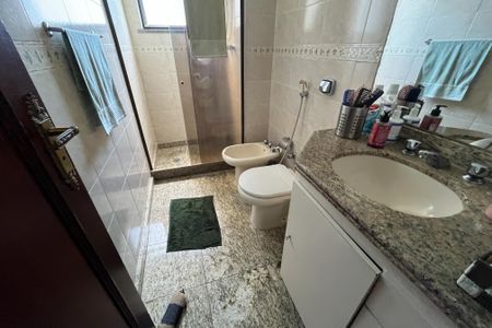 Apartamento à venda com 139m², 3 quartos e 2 vagas Apartamento à venda com 139m², 3 quartos e 2 vagasBanheiro 1