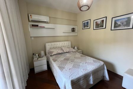 Apartamento à venda com 139m², 3 quartos e 2 vagas Apartamento à venda com 139m², 3 quartos e 2 vagasQuarto 1