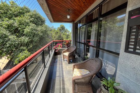 Apartamento à venda com 139m², 3 quartos e 2 vagas Apartamento à venda com 139m², 3 quartos e 2 vagasVaranda