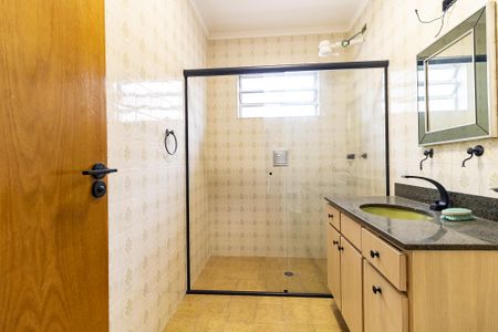 Casa à venda com 236m², 4 quartos e 3 vagas Casa à venda com 236m², 4 quartos e 3 vagasBanheiro Social