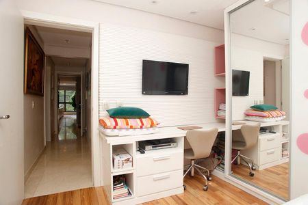 Apartamento à venda com 269m², 3 quartos e 4 vagasQuarto 2