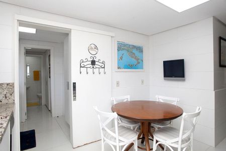 Apartamento à venda com 269m², 3 quartos e 4 vagasCozinha