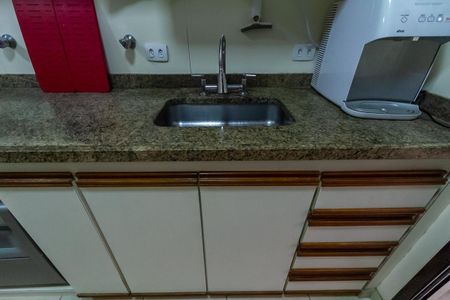 Apartamento à venda com 104m², 3 quartos e 2 vagas Apartamento à venda com 104m², 3 quartos e 2 vagasCozinha