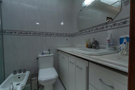 Apartamento à venda com 104m², 3 quartos e 2 vagas Apartamento à venda com 104m², 3 quartos e 2 vagasBanheiro da Suíte