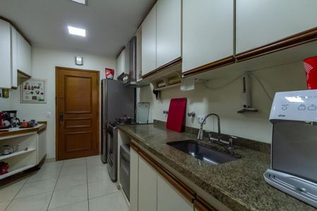 Apartamento à venda com 104m², 3 quartos e 2 vagas Apartamento à venda com 104m², 3 quartos e 2 vagasCozinha