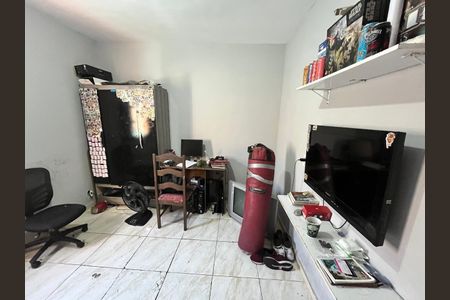 Casa à venda com 370m², 4 quartos e 2 vagas Casa à venda com 370m², 4 quartos e 2 vagasQuarto 3