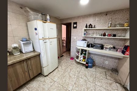 Casa à venda com 370m², 4 quartos e 2 vagas Casa à venda com 370m², 4 quartos e 2 vagasCozinha