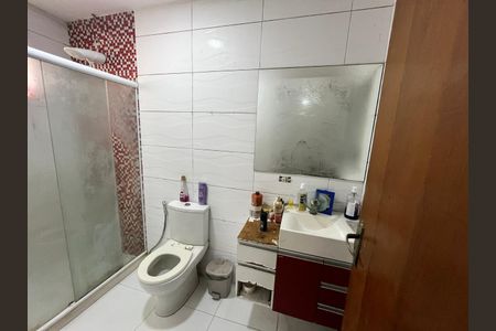 Casa à venda com 370m², 4 quartos e 2 vagas Casa à venda com 370m², 4 quartos e 2 vagasBanheiro 3