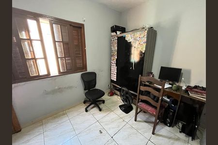 Casa à venda com 370m², 4 quartos e 2 vagas Casa à venda com 370m², 4 quartos e 2 vagasQuarto 3