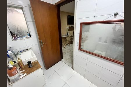 Casa à venda com 370m², 4 quartos e 2 vagas Casa à venda com 370m², 4 quartos e 2 vagasBanheiro 3