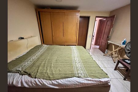 Casa à venda com 370m², 4 quartos e 2 vagas Casa à venda com 370m², 4 quartos e 2 vagasQuarto 4