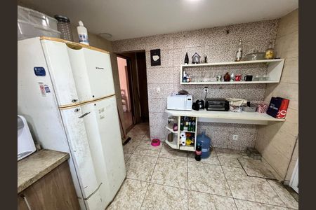 Casa à venda com 370m², 4 quartos e 2 vagas Casa à venda com 370m², 4 quartos e 2 vagasCozinha