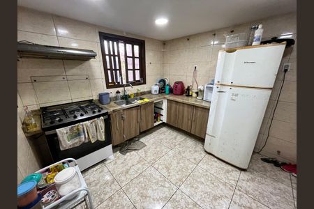 Casa à venda com 370m², 4 quartos e 2 vagas Casa à venda com 370m², 4 quartos e 2 vagasCozinha