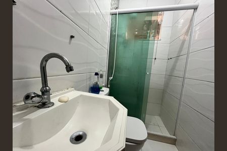 Casa à venda com 370m², 4 quartos e 2 vagas Casa à venda com 370m², 4 quartos e 2 vagasBanheiro 2