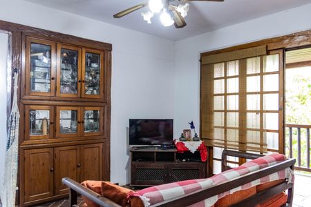 Casa à venda com 450m², 6 quartos e 3 vagas Casa à venda com 450m², 6 quartos e 3 vagasSala 2