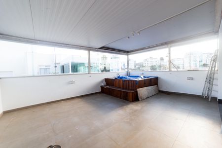 Apartamento à venda com 152m², 2 quartos e 3 vagasPiscina Coberta