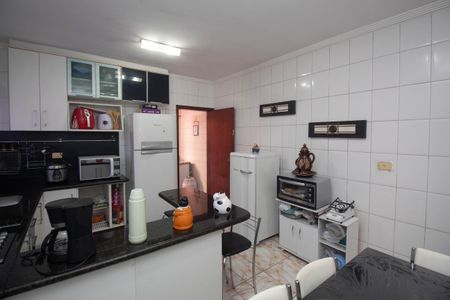 Casa à venda com 131m², 3 quartos e 4 vagas Casa à venda com 131m², 3 quartos e 4 vagasCozinha