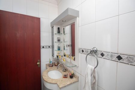 Casa à venda com 131m², 3 quartos e 4 vagas Casa à venda com 131m², 3 quartos e 4 vagasBanheiro da Suíte 1