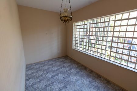Casa à venda com 214m², 3 quartos e 3 vagas Casa à venda com 214m², 3 quartos e 3 vagasSala de Estar