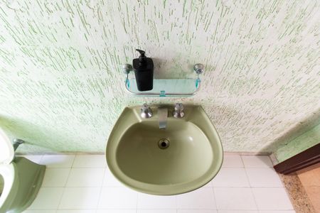 Casa à venda com 214m², 3 quartos e 3 vagas Casa à venda com 214m², 3 quartos e 3 vagasLavabo