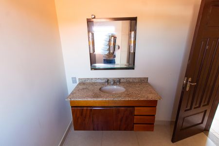 Casa à venda com 214m², 3 quartos e 3 vagas Casa à venda com 214m², 3 quartos e 3 vagasBanheiro da Suíte
