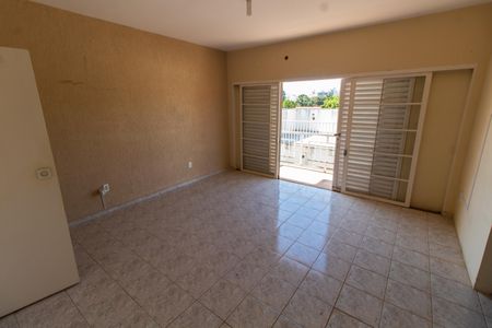Casa à venda com 214m², 3 quartos e 3 vagas Casa à venda com 214m², 3 quartos e 3 vagasSuíte