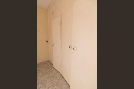 Casa à venda com 214m², 3 quartos e 3 vagas Casa à venda com 214m², 3 quartos e 3 vagasCloset da suíte