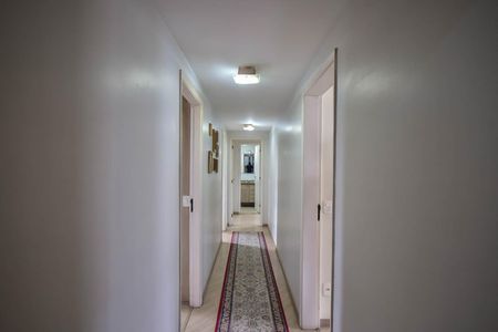 Apartamento à venda com 114m², 3 quartos e 3 vagas Apartamento à venda com 114m², 3 quartos e 3 vagasCorredor