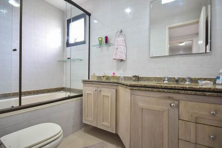 Apartamento à venda com 114m², 3 quartos e 3 vagas Apartamento à venda com 114m², 3 quartos e 3 vagasBanheiro da Suíte 3
