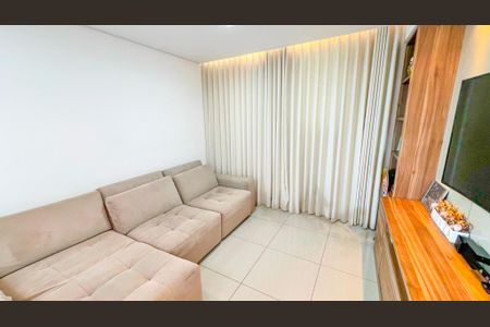 Apartamento à venda com 177m², 4 quartos e 2 vagas Apartamento à venda com 177m², 4 quartos e 2 vagasSala 2