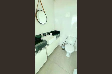 Apartamento à venda com 177m², 4 quartos e 2 vagas Apartamento à venda com 177m², 4 quartos e 2 vagasBanheiro Social