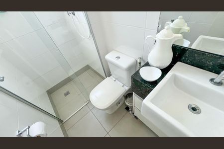 Apartamento à venda com 177m², 4 quartos e 2 vagas Apartamento à venda com 177m², 4 quartos e 2 vagasBanheiro Social