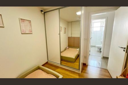 Apartamento à venda com 177m², 4 quartos e 2 vagas Apartamento à venda com 177m², 4 quartos e 2 vagasQuarto 2