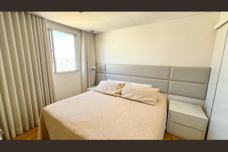 Apartamento à venda com 177m², 4 quartos e 2 vagas Apartamento à venda com 177m², 4 quartos e 2 vagasSuíte 1