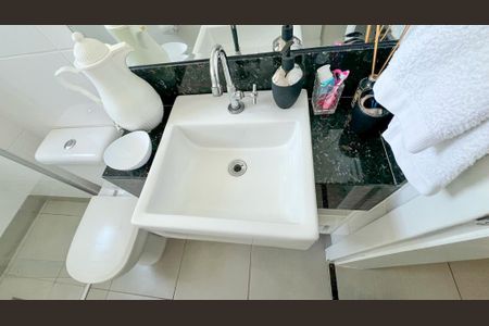 Apartamento à venda com 177m², 4 quartos e 2 vagas Apartamento à venda com 177m², 4 quartos e 2 vagasBanheiro Suíte 1