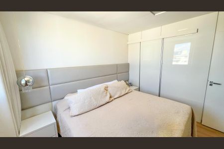 Apartamento à venda com 177m², 4 quartos e 2 vagas Apartamento à venda com 177m², 4 quartos e 2 vagasSuíte 1