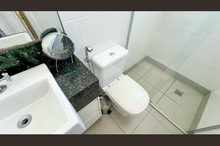 Apartamento à venda com 177m², 4 quartos e 2 vagas Apartamento à venda com 177m², 4 quartos e 2 vagasBanheiro Suíte 1