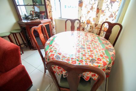 Apartamento à venda com 80m², 2 quartos e 1 vaga Apartamento à venda com 80m², 2 quartos e 1 vagaSala de Jantar