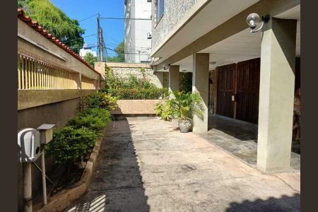 Apartamento à venda com 74m², 2 quartos e 1 vaga