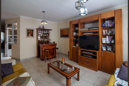 Casa à venda com 120m², 2 quartos e 3 vagas