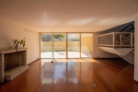 Casa à venda com 5 quartos, 420m² em Jardim Novo Mundo, São Paulo