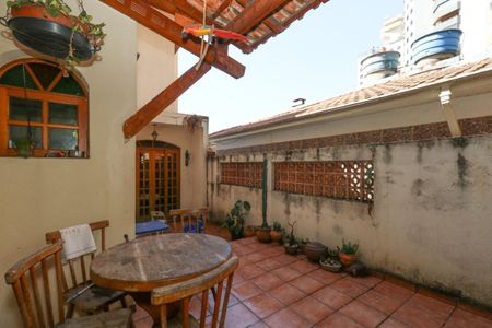 Casa à venda com 280m², 2 quartos e 3 vagas