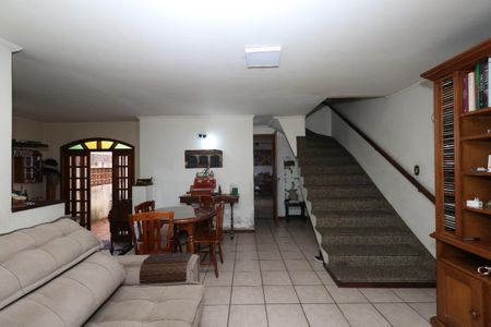 Casa à venda com 280m², 2 quartos e 3 vagas