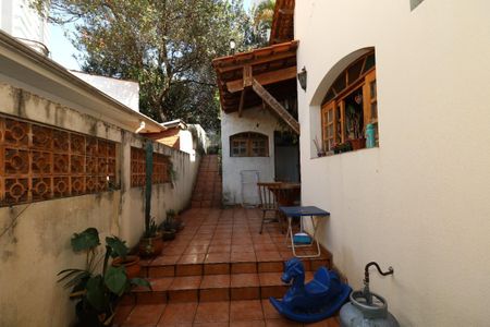 Casa à venda com 280m², 2 quartos e 3 vagas