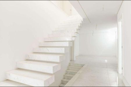 Casa de condomínio à venda com 707m², 4 quartos e 5 vagas